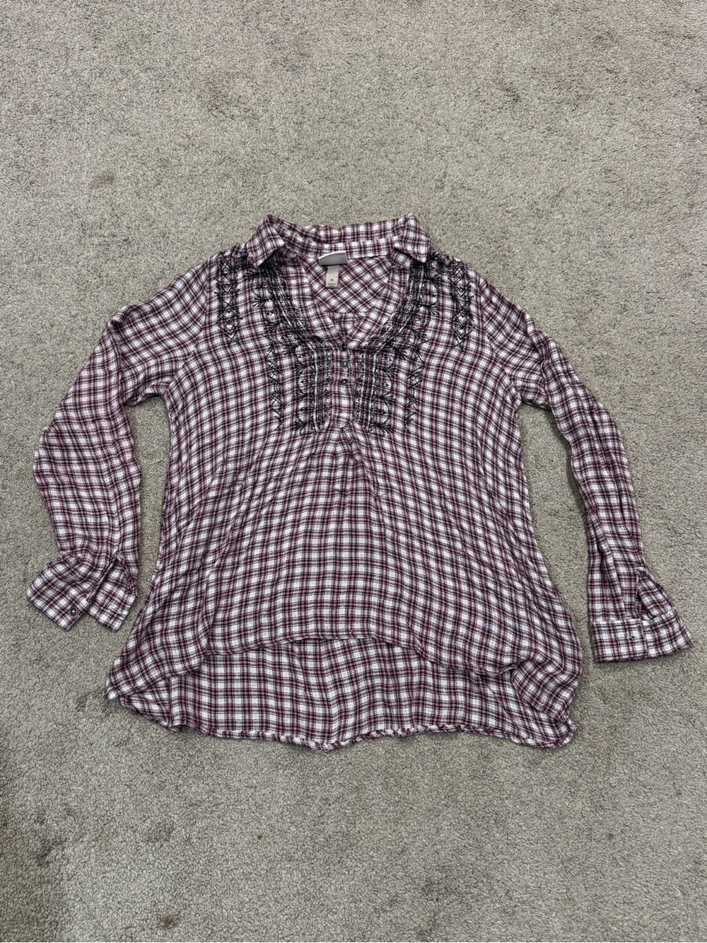 Knox Rose Maroon Plaid Top Women Size Medium Embroidered Boho Light Flannel